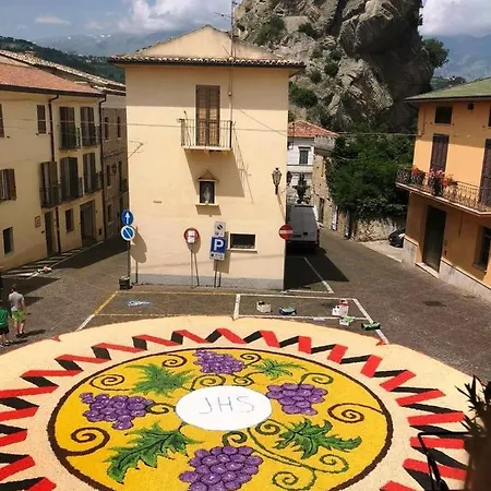 Apricot House Roccascalegna