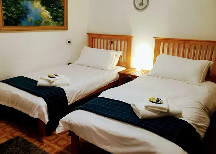 Apricot House בית נופש *